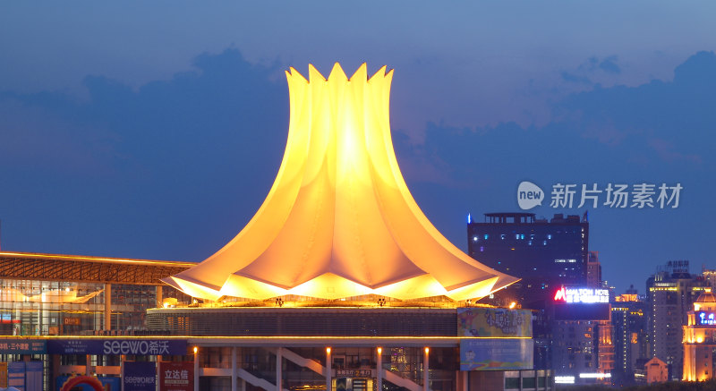 广西南宁国际会展中心城市风光建筑夜景