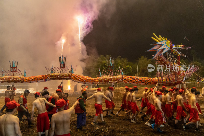 揭西五经富烟花火龙活动