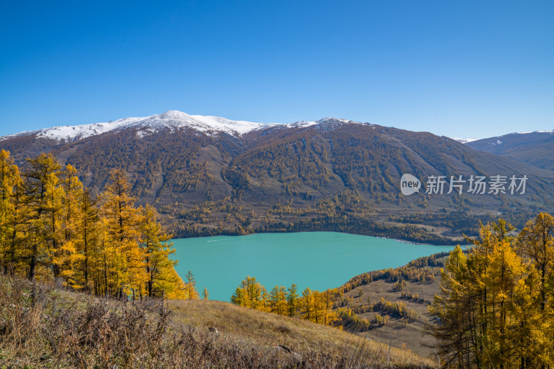 新疆北疆阿勒泰喀纳斯风景区喀纳斯湖