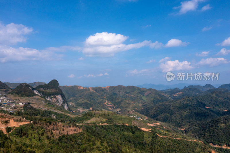 山脉 山峰 山峦 云雾缭绕的山峰