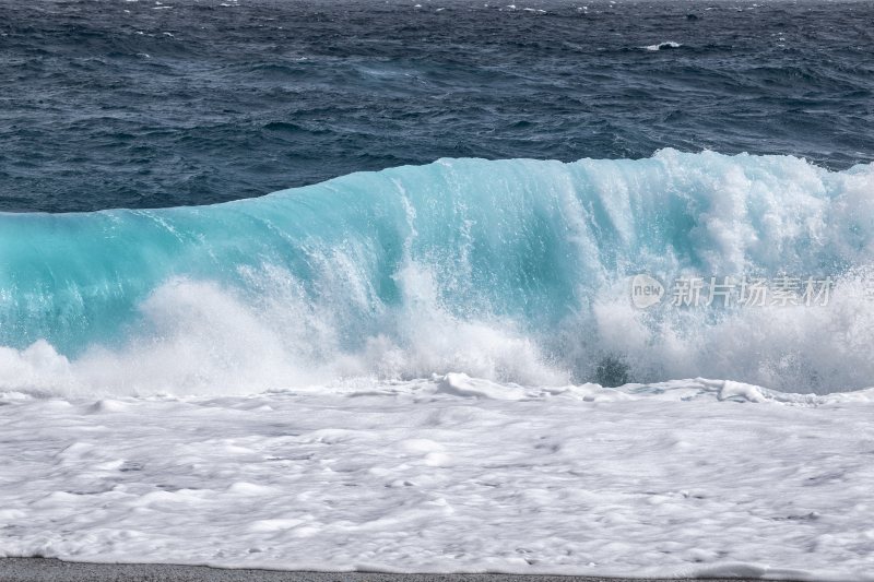 大海浪花巨浪浪潮汹涌海浪波涛汹涌