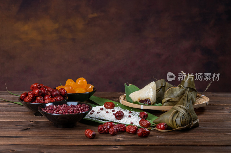 端午节传统粽子及食材展示