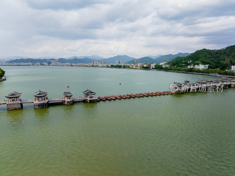 航拍夏季白天广东潮州韩江广济桥风光