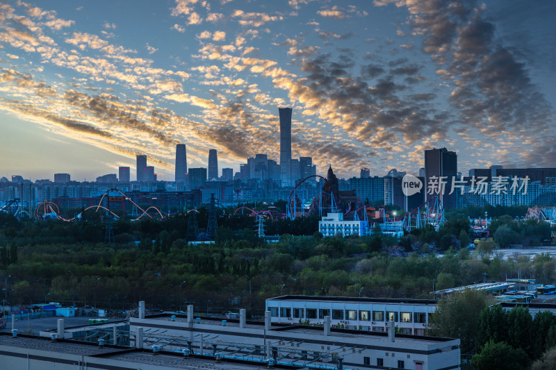 北京欢乐谷城市cbd建筑群晚霞夕阳傍晚