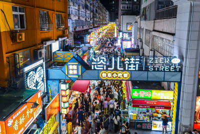 青岛台东步行街夜景夜晚延时