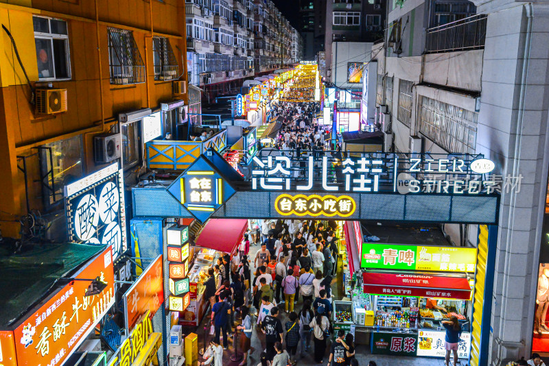 青岛台东步行街夜景夜晚延时