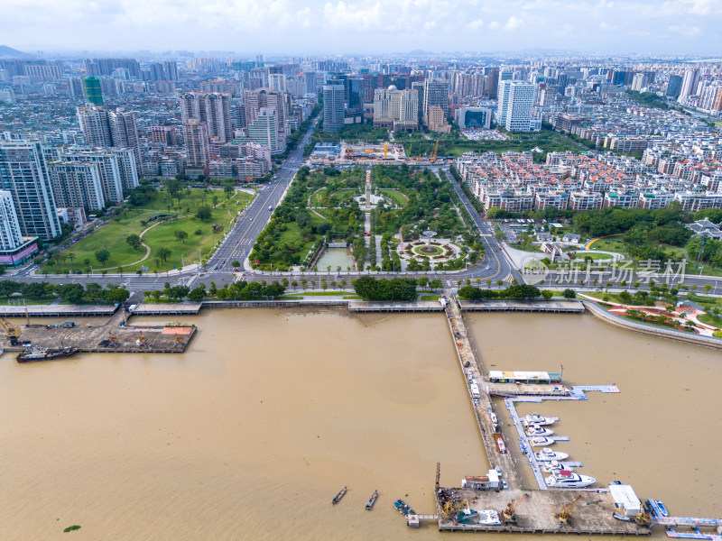 广东汕头城市建设河流航拍图