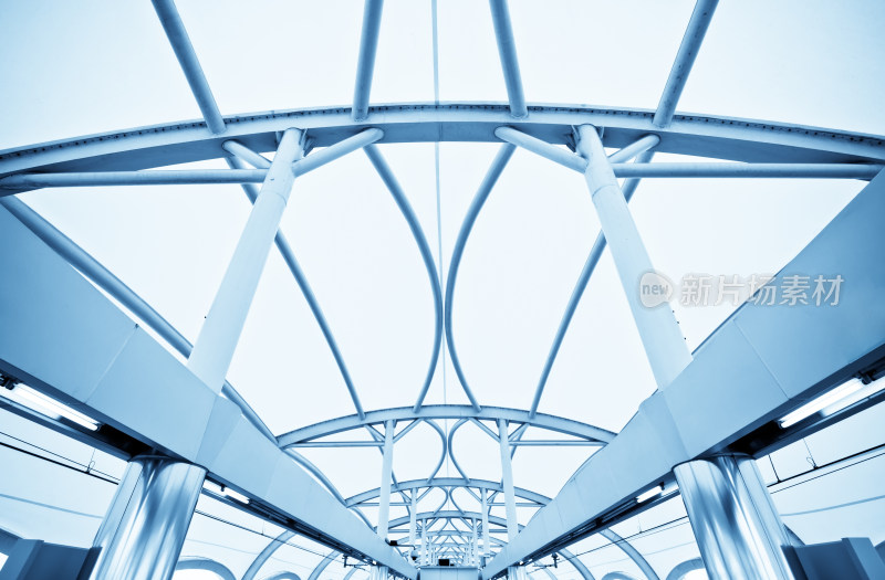 现代建筑金属结构仰视视角