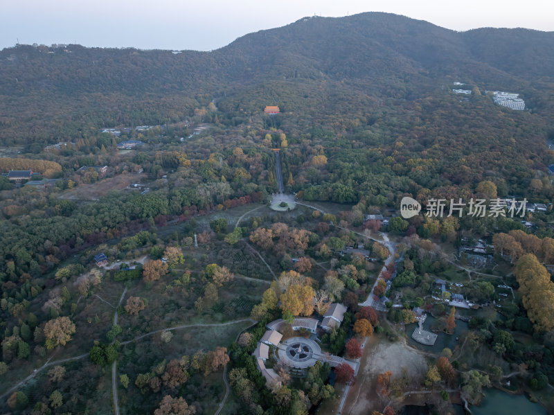 江苏南京灵山风景区前湖秋天秋色航拍