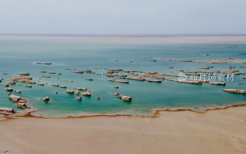 青海水上雅丹