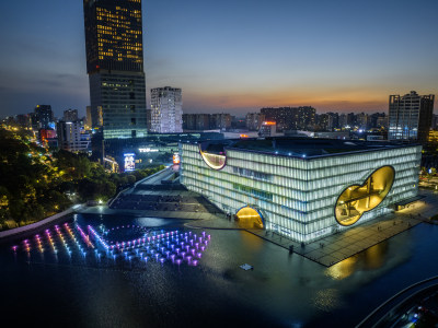 上海保利大剧院夜景夜晚嘉定新城航拍