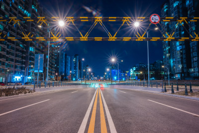 城市道路主干道夜景灯光星芒