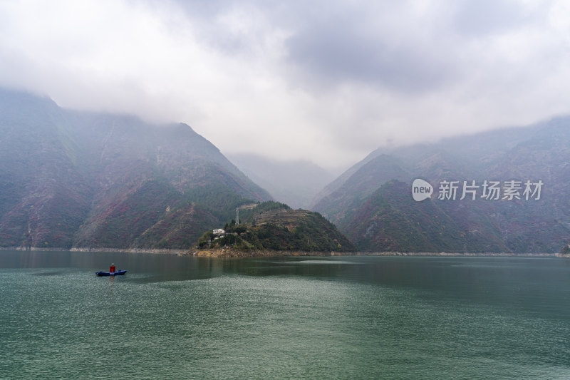 重庆市巫山县大宁河小三峡山川峡谷秋景