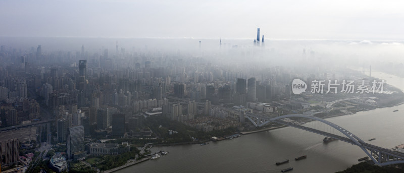 上海城市高楼云海景观