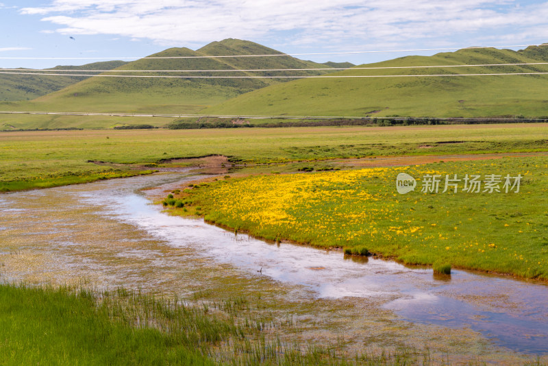 蓝天白云草原风景