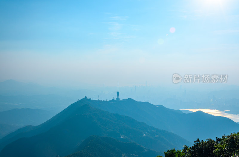 深圳梧桐山旅游景区山峰湖泊电视塔