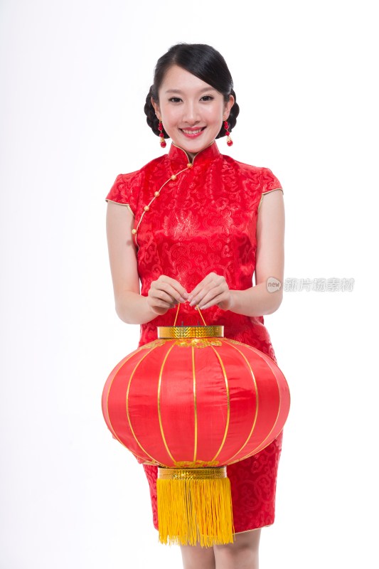 棚拍身穿中国传统服装的年轻女人