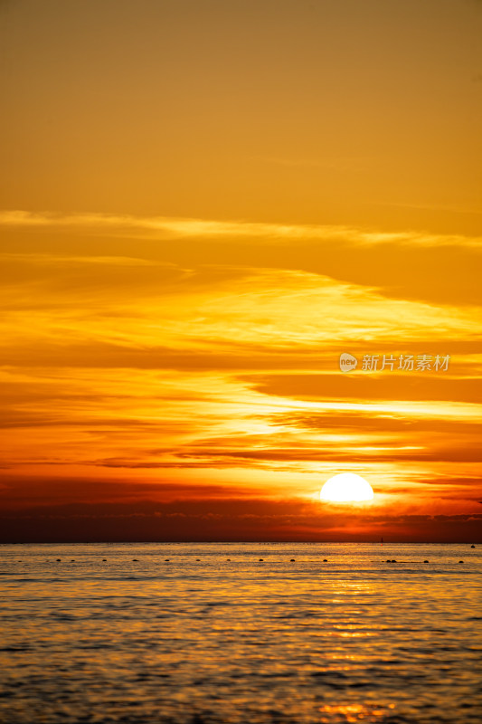 山东烟台蓬莱阁八仙过海景区海上日出景观