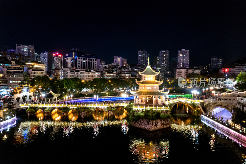 贵州贵阳甲秀楼夜景航拍图