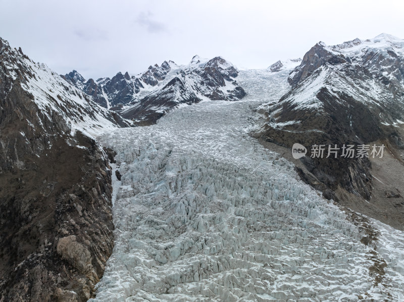 西藏那曲地区布加雪山冰川冰湖高空航拍