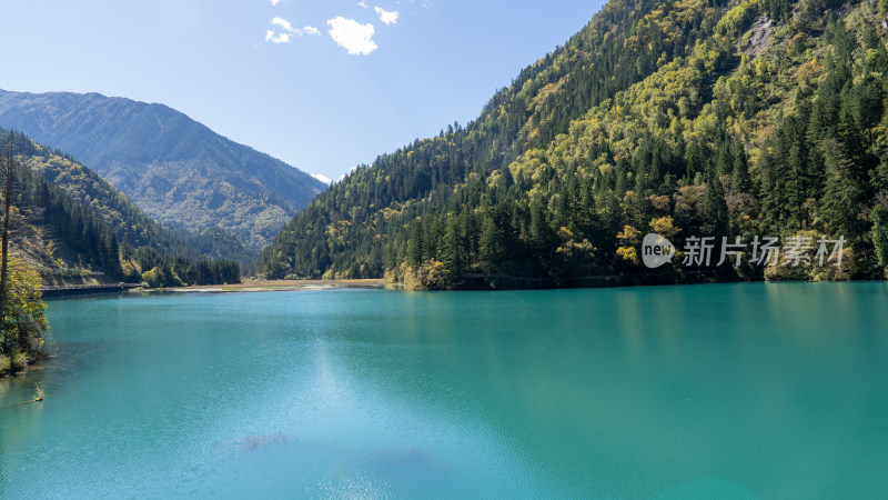 四川阿坝九寨沟景区海子的水面风光