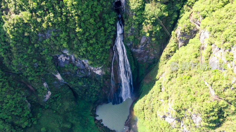 高山瀑布