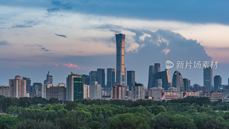 北京天际线 中国尊领衔的繁华盛景