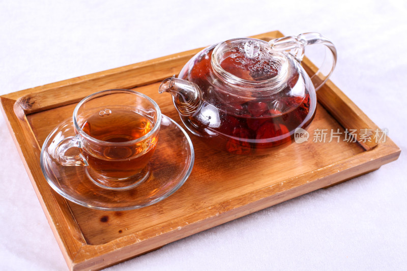 红枣桂圆莲子茶