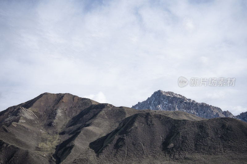 青海省阿尼玛卿山国家地质公园山峰