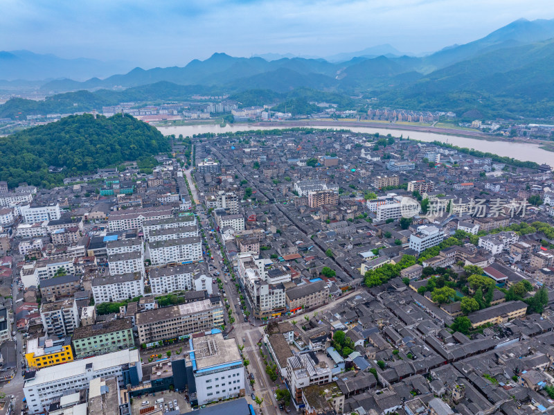 航拍浙江省台州市临海市东湖景区紫阳古街