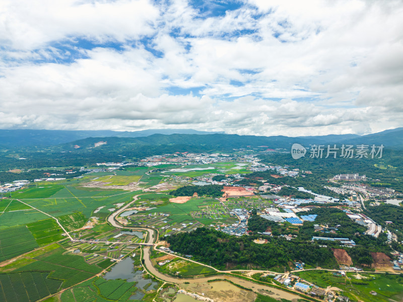 航拍云南乡村田园风光