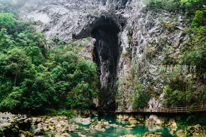 黔南荔波大七孔景区天生桥