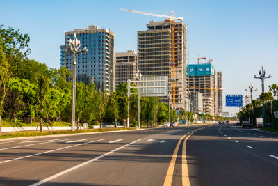 建设中的城市高楼