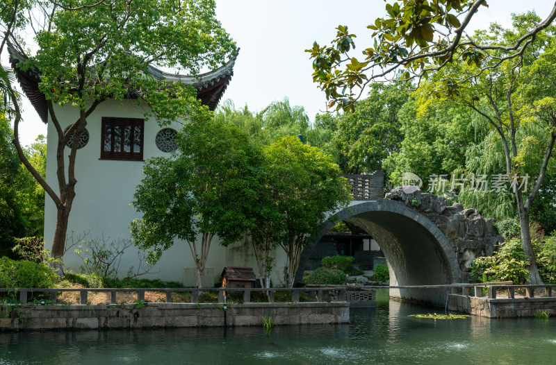 上海青浦朱家角古镇课植园