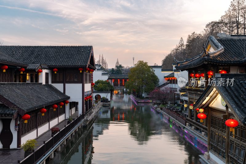 南京白鹭洲秦淮河傍晚夜景