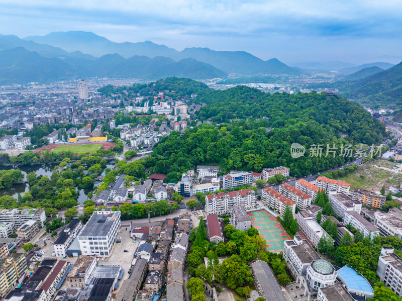 航拍浙江省台州市临海市东湖景区紫阳古街