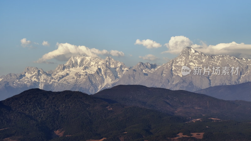 航拍云南玉龙雪山