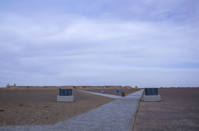 内蒙古阿拉善额济纳旗黑城遗址旅游景区