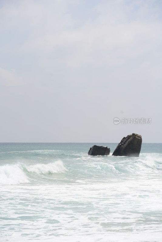 海南三亚万宁日月湾海浪