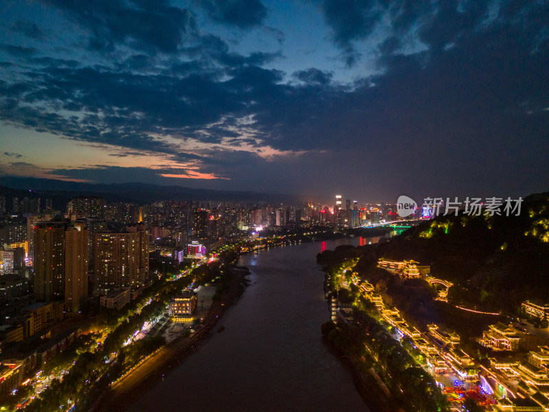 甘肃兰州中山桥晚霞夜景航拍图