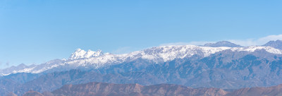 乌鲁木齐东部天山最高峰博格达峰雪山