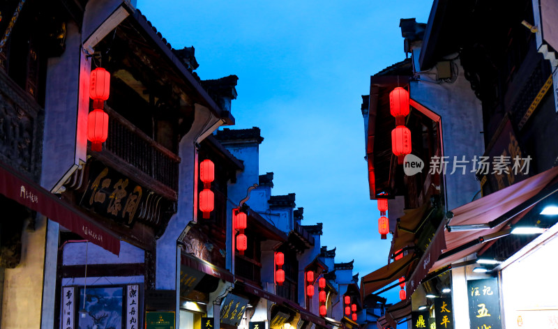 黄山屯溪老街河街夜景风光