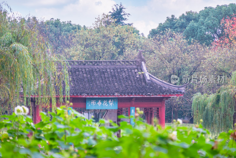 南京钟山风景名胜区明孝陵中的建筑风景