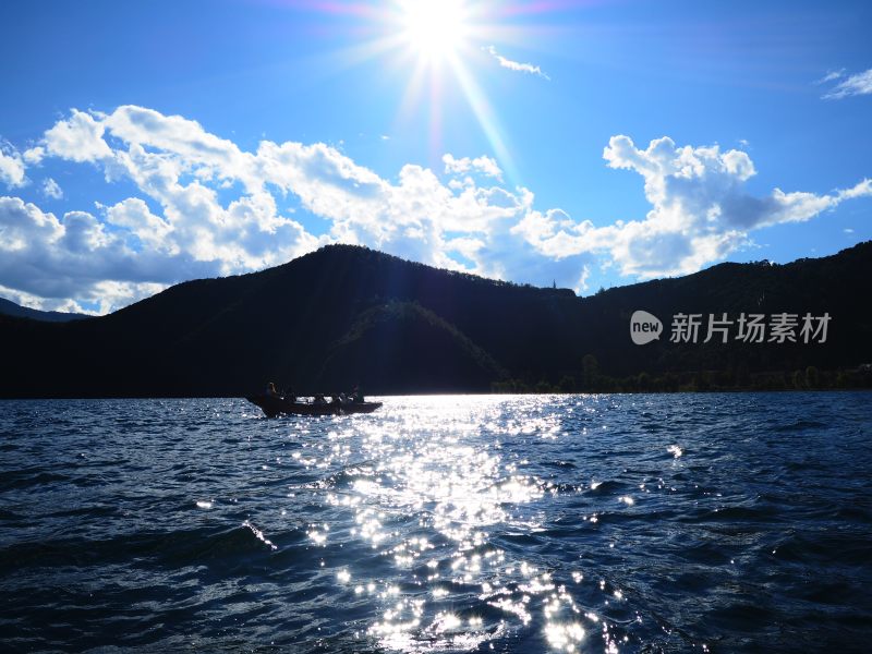 云南泸沽湖格姆女神山风景