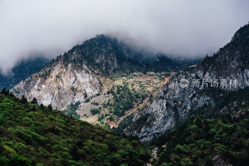 丽江玉龙雪山干河坝山脊线