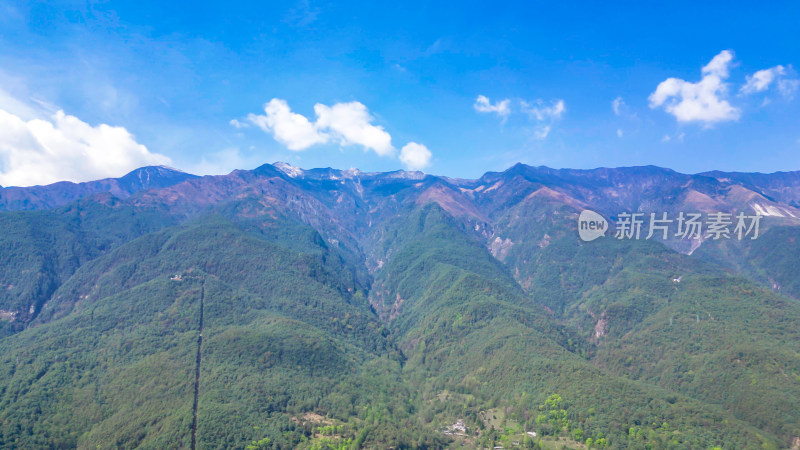 云南大理古镇苍山洱海蓝天白云旅游航拍