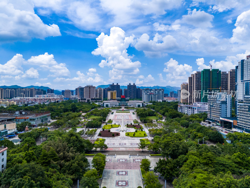 广西贵港市政府航拍图