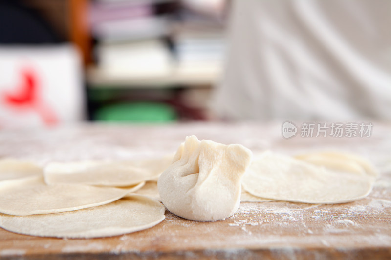 擀好的饺子皮