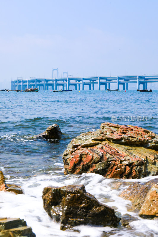 大连银沙滩海岸线海边风光