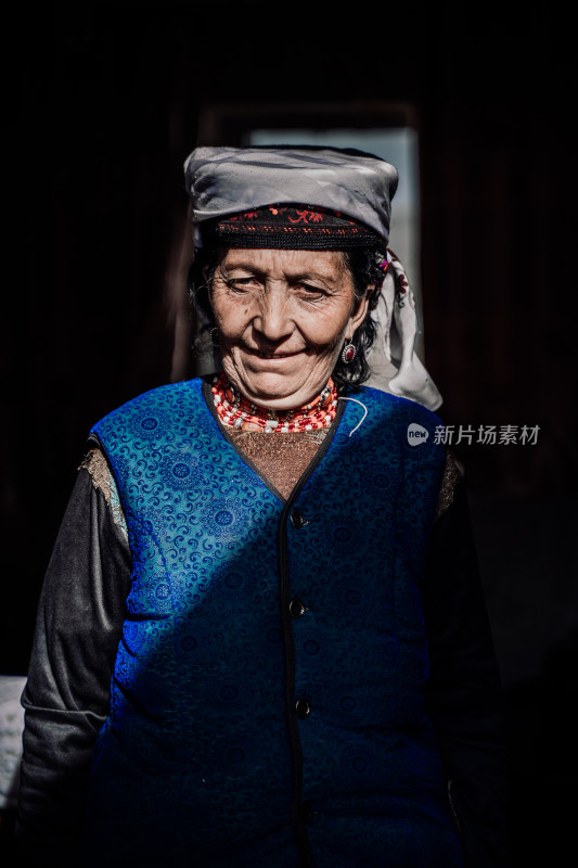 新疆南疆塔什库尔干本地老人